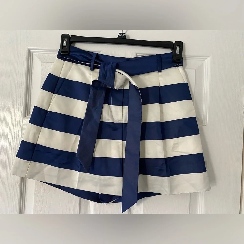 J. Crew White &‎ Navy Satin Shorts Size 2